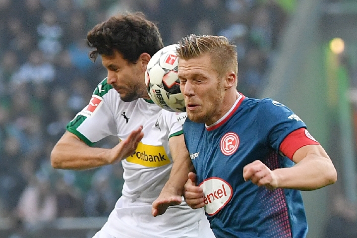 依旧接近四 依旧接近四