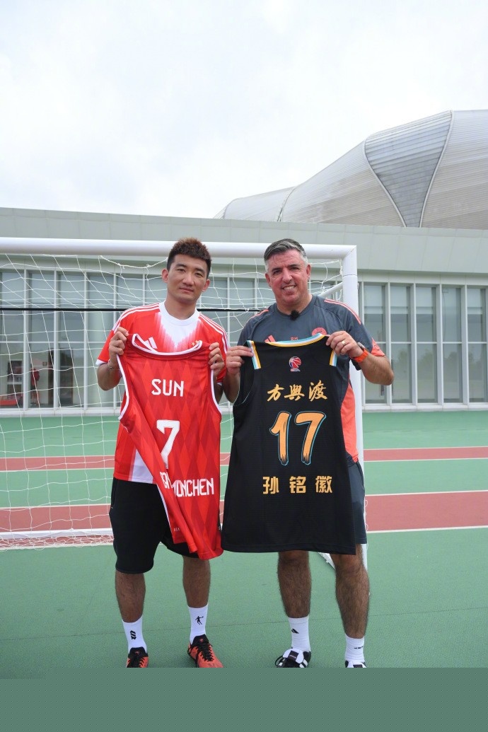 关节反应 关节反应